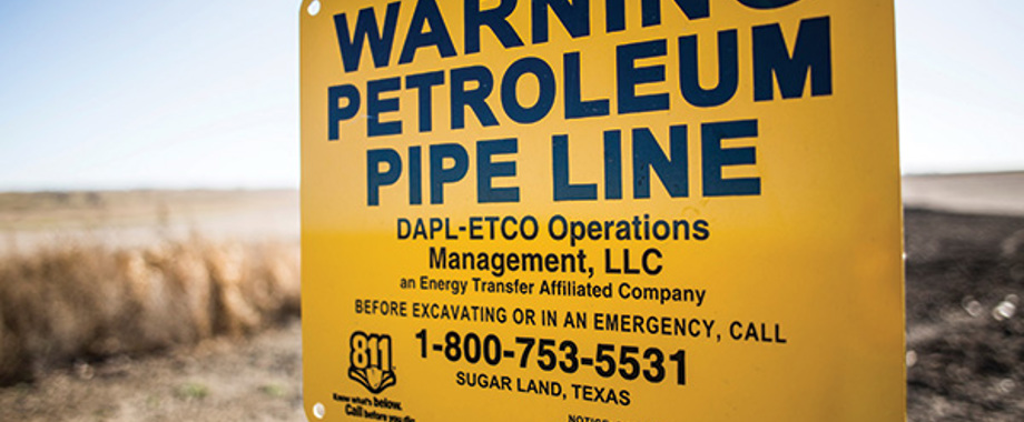 Global_Dakota-Access-sign.jpg