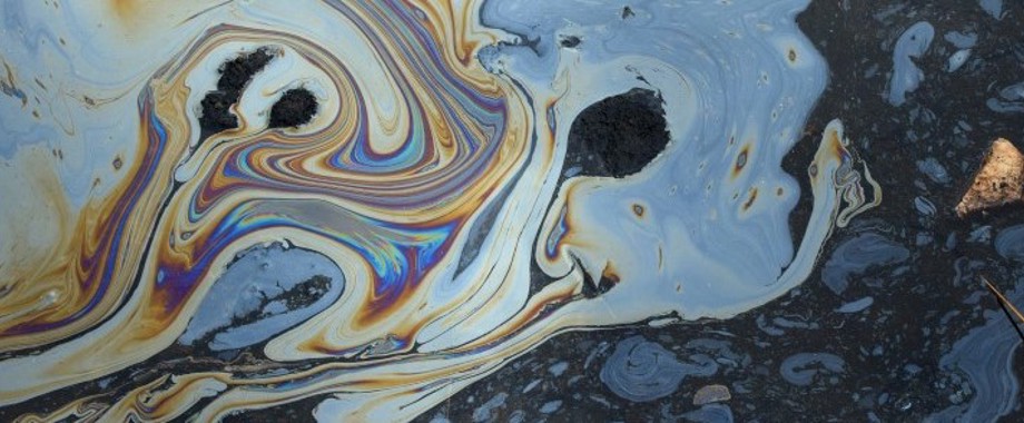 newsletter oil spill stock.jpg